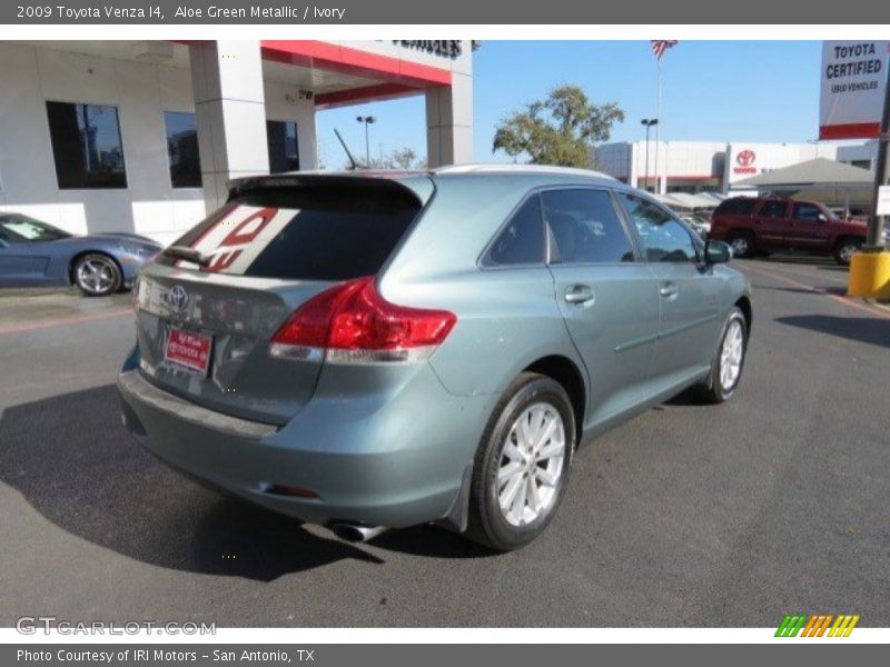 Aloe Green Metallic / Ivory 2009 Toyota Venza I4