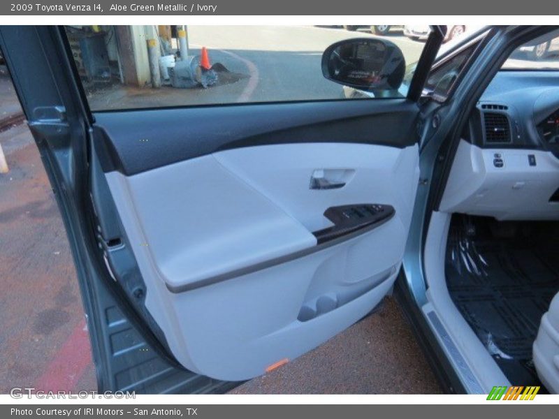 Aloe Green Metallic / Ivory 2009 Toyota Venza I4