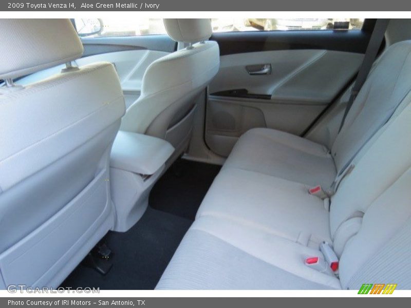 Aloe Green Metallic / Ivory 2009 Toyota Venza I4