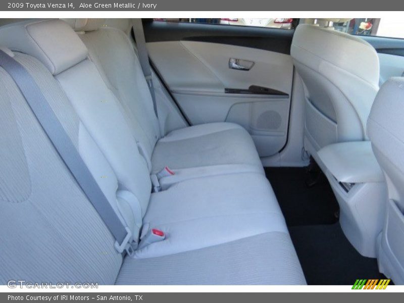 Aloe Green Metallic / Ivory 2009 Toyota Venza I4