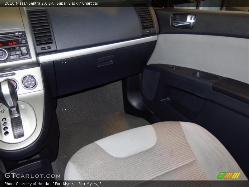 Super Black / Charcoal 2010 Nissan Sentra 2.0 SR