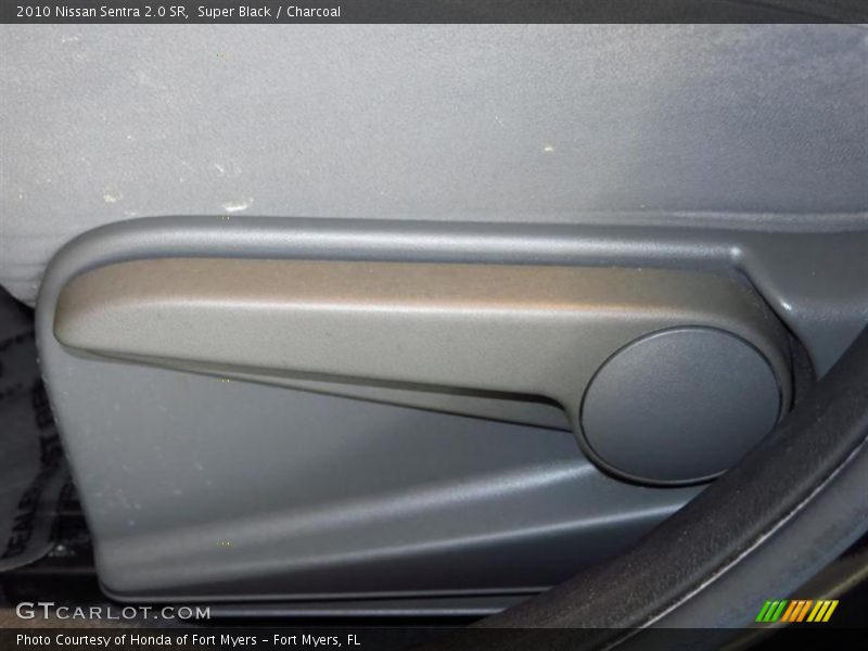 Super Black / Charcoal 2010 Nissan Sentra 2.0 SR