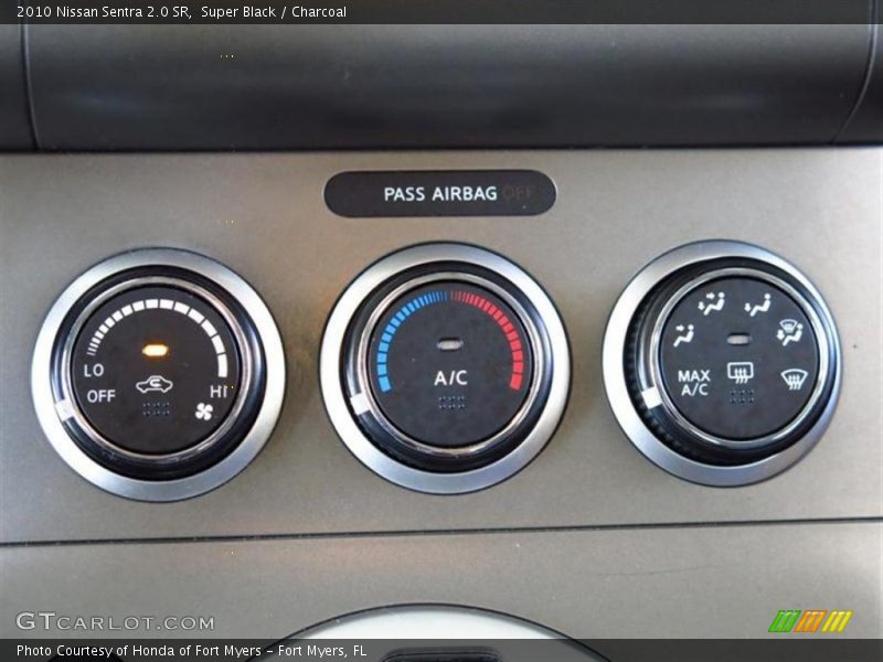 Super Black / Charcoal 2010 Nissan Sentra 2.0 SR