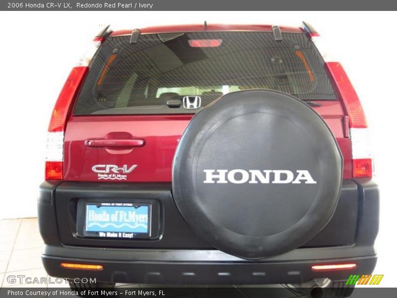 Redondo Red Pearl / Ivory 2006 Honda CR-V LX