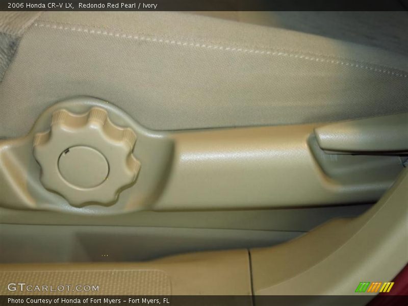 Redondo Red Pearl / Ivory 2006 Honda CR-V LX