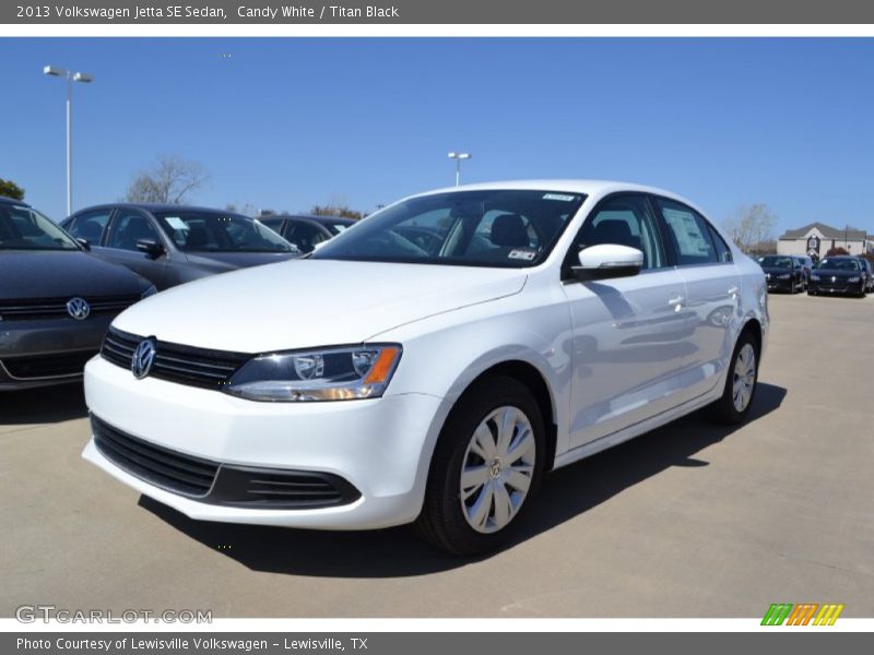 Candy White / Titan Black 2013 Volkswagen Jetta SE Sedan