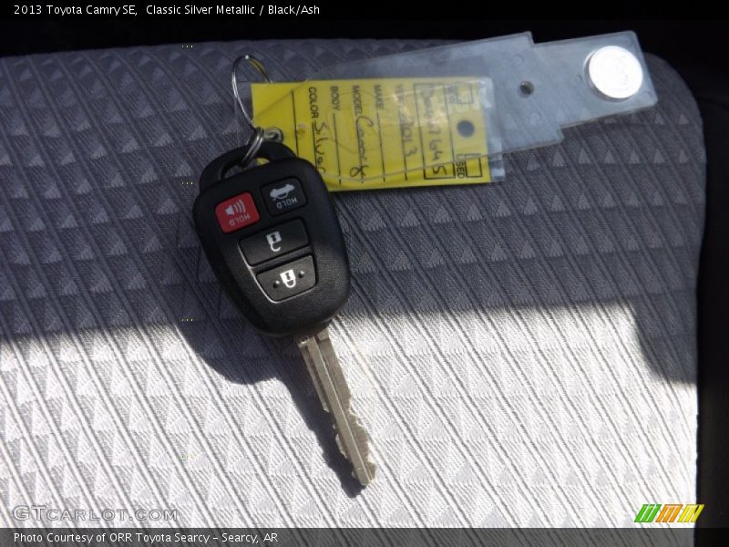 Classic Silver Metallic / Black/Ash 2013 Toyota Camry SE