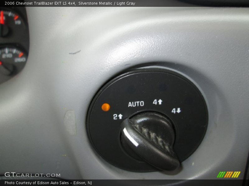 Silverstone Metallic / Light Gray 2006 Chevrolet TrailBlazer EXT LS 4x4