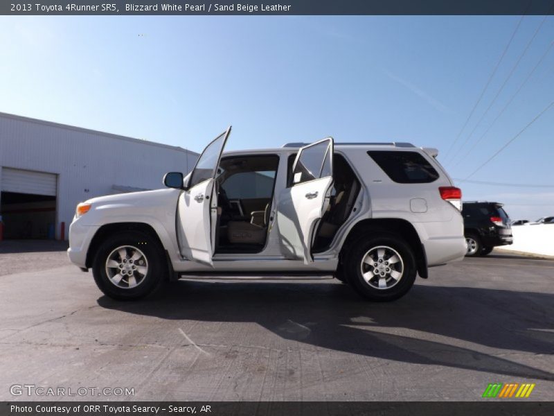 Blizzard White Pearl / Sand Beige Leather 2013 Toyota 4Runner SR5