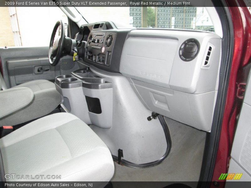 Dashboard of 2009 E Series Van E350 Super Duty XLT Extended Passenger