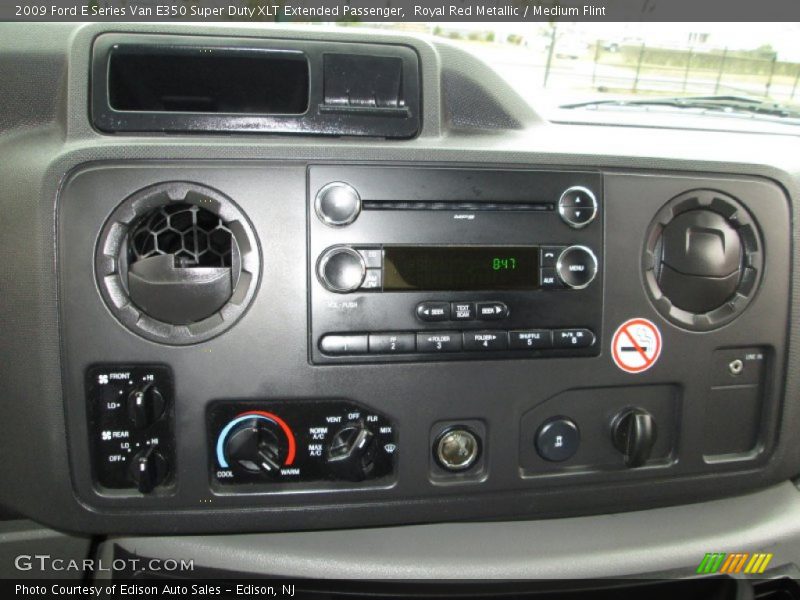 Controls of 2009 E Series Van E350 Super Duty XLT Extended Passenger