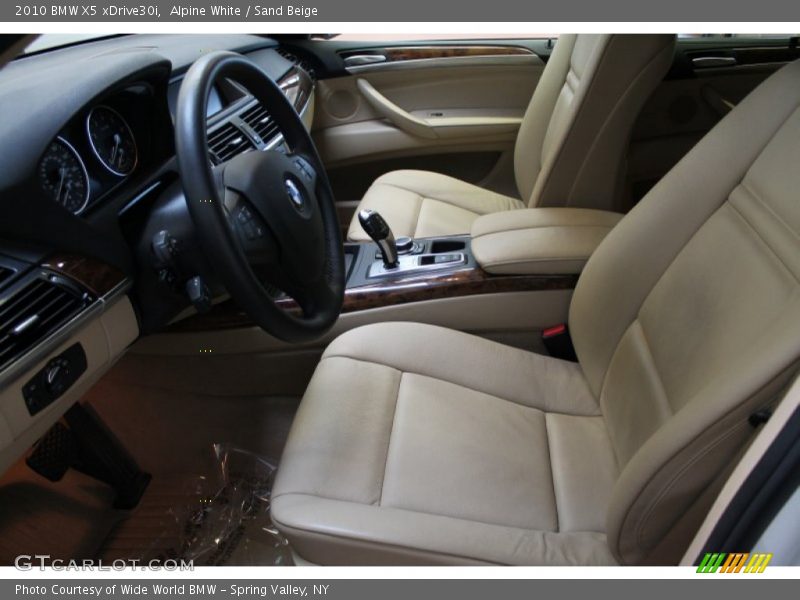 Alpine White / Sand Beige 2010 BMW X5 xDrive30i