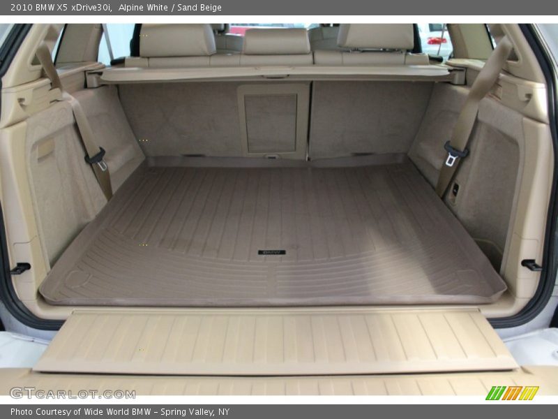 Alpine White / Sand Beige 2010 BMW X5 xDrive30i