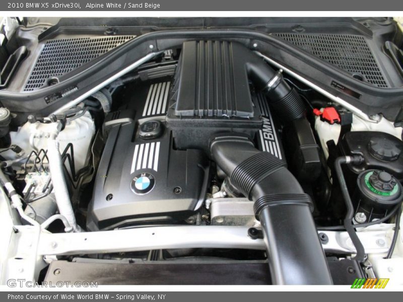 Alpine White / Sand Beige 2010 BMW X5 xDrive30i