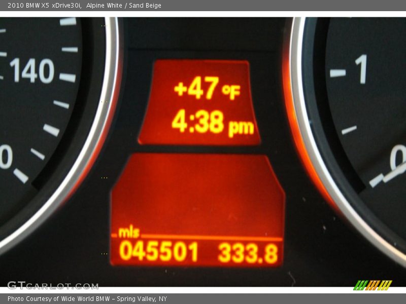 Alpine White / Sand Beige 2010 BMW X5 xDrive30i