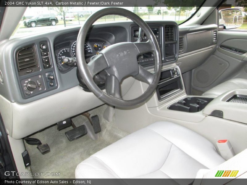 Dashboard of 2004 Yukon SLT 4x4