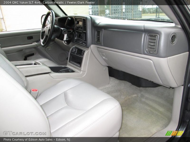 Dashboard of 2004 Yukon SLT 4x4