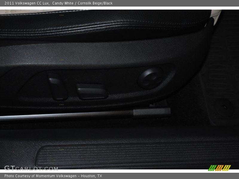 Candy White / Cornsilk Beige/Black 2011 Volkswagen CC Lux
