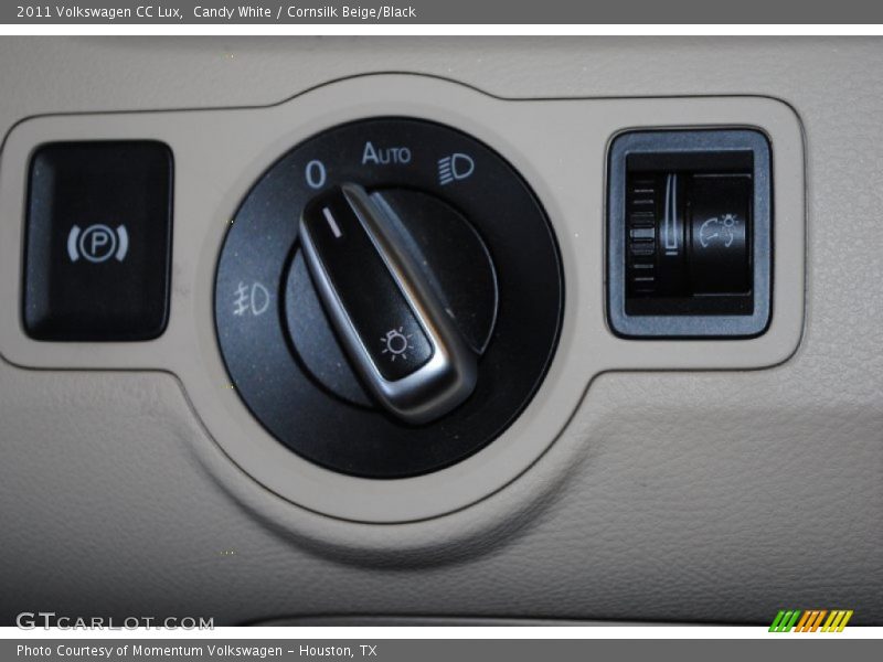 Candy White / Cornsilk Beige/Black 2011 Volkswagen CC Lux