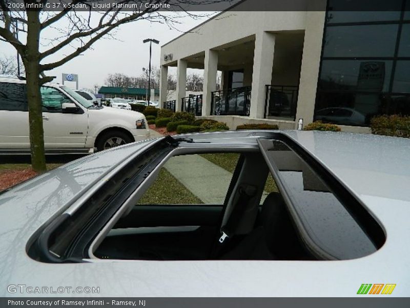 Liquid Platinum / Graphite 2009 Infiniti G 37 x Sedan