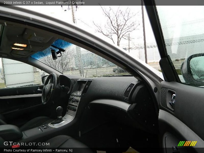 Liquid Platinum / Graphite 2009 Infiniti G 37 x Sedan