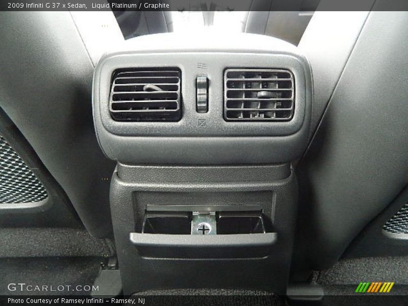 Liquid Platinum / Graphite 2009 Infiniti G 37 x Sedan