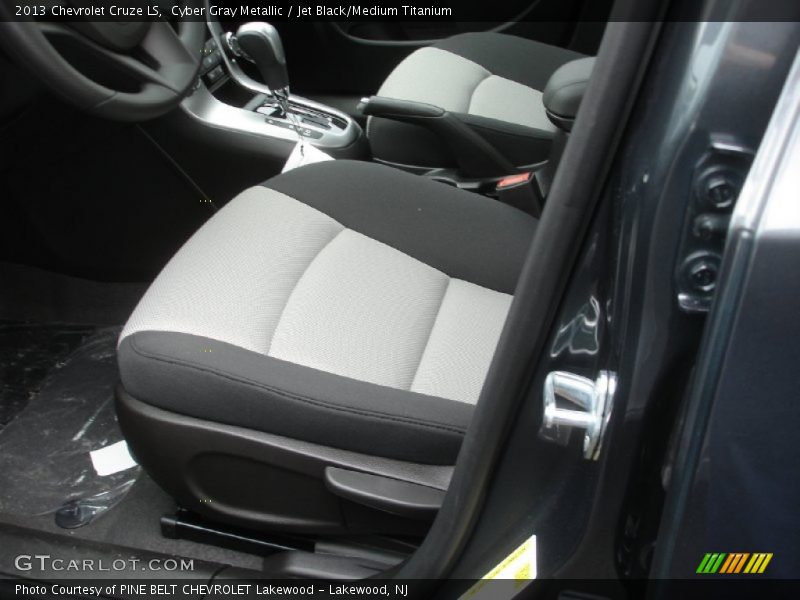 Cyber Gray Metallic / Jet Black/Medium Titanium 2013 Chevrolet Cruze LS