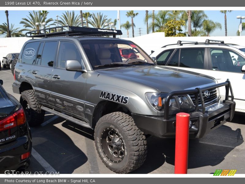 Front 3/4 View of 1998 LX 470