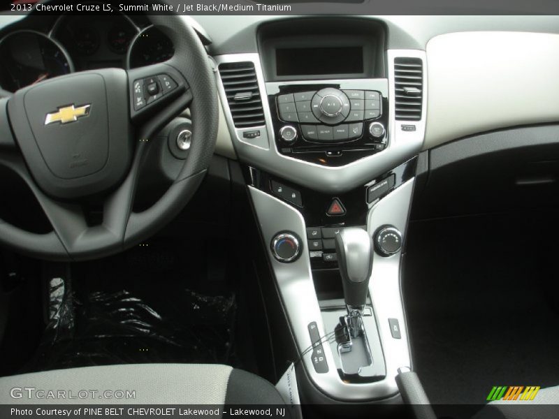 Summit White / Jet Black/Medium Titanium 2013 Chevrolet Cruze LS