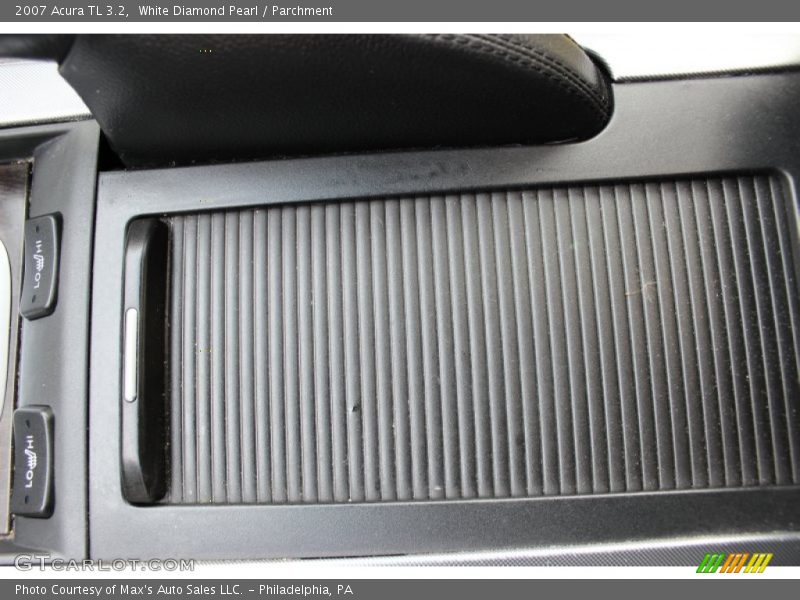 White Diamond Pearl / Parchment 2007 Acura TL 3.2