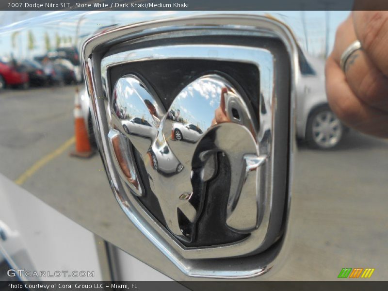 Stone White / Dark Khaki/Medium Khaki 2007 Dodge Nitro SLT