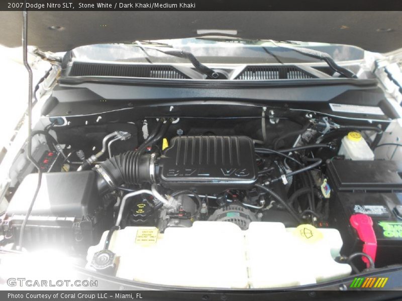 Stone White / Dark Khaki/Medium Khaki 2007 Dodge Nitro SLT