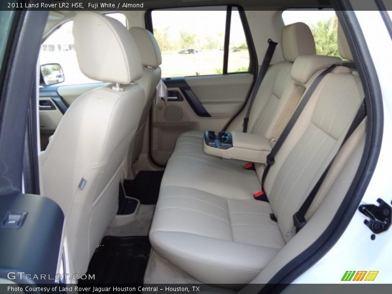 Fuji White / Almond 2011 Land Rover LR2 HSE