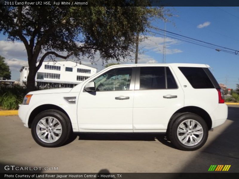Fuji White / Almond 2011 Land Rover LR2 HSE