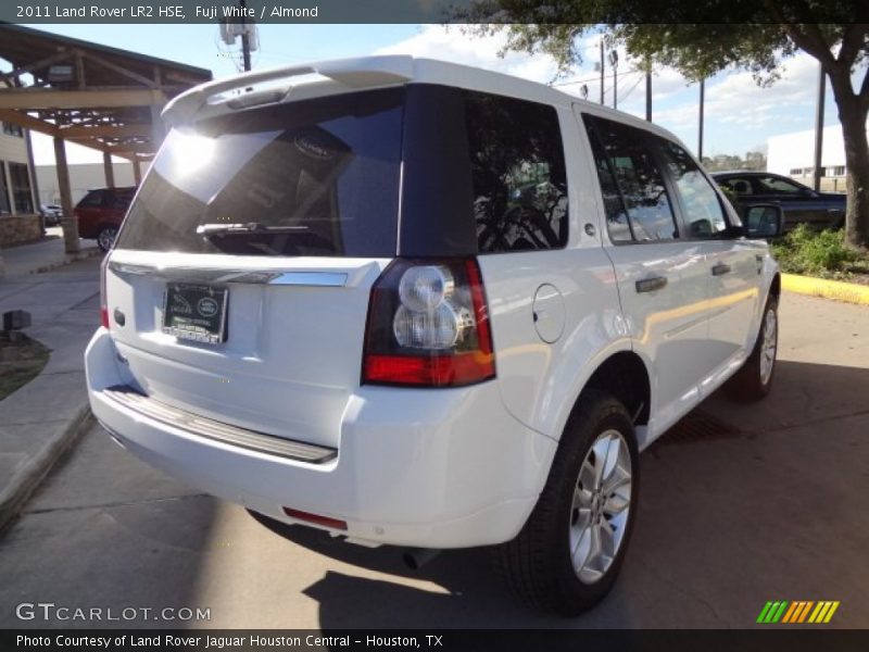 Fuji White / Almond 2011 Land Rover LR2 HSE