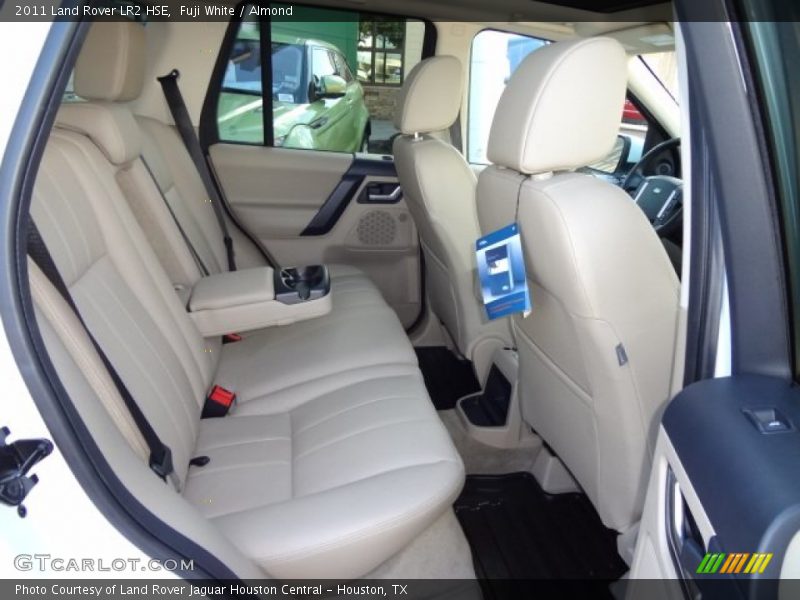Fuji White / Almond 2011 Land Rover LR2 HSE