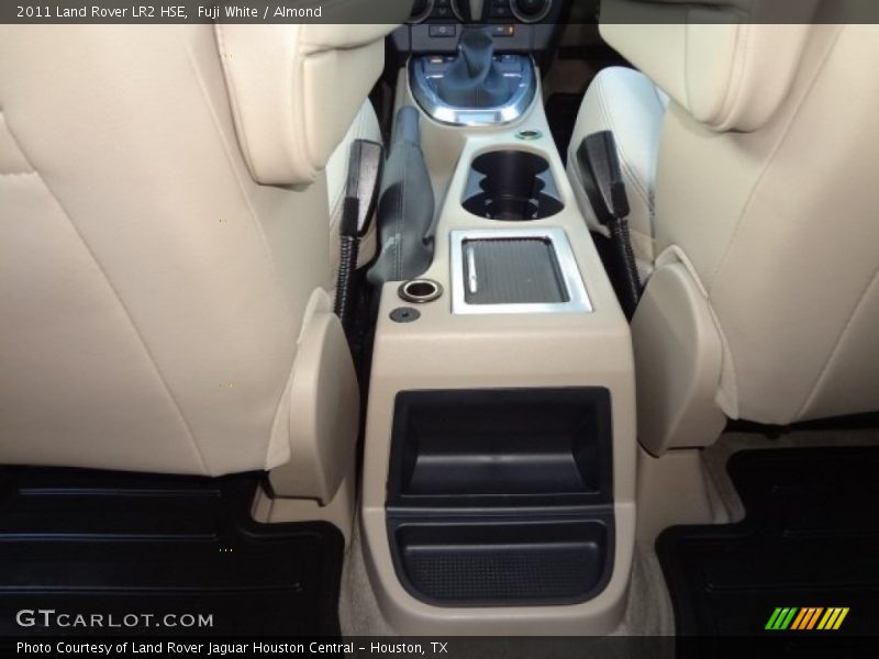 Fuji White / Almond 2011 Land Rover LR2 HSE