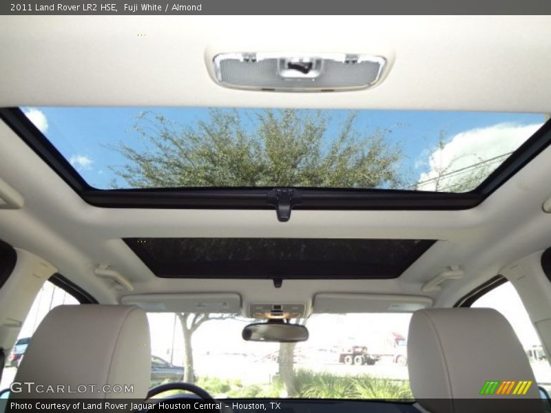 Fuji White / Almond 2011 Land Rover LR2 HSE