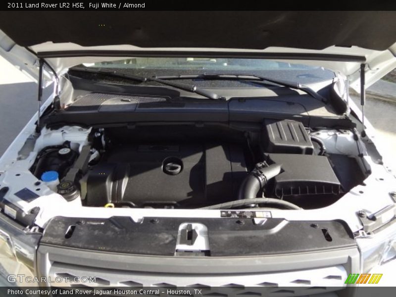 Fuji White / Almond 2011 Land Rover LR2 HSE