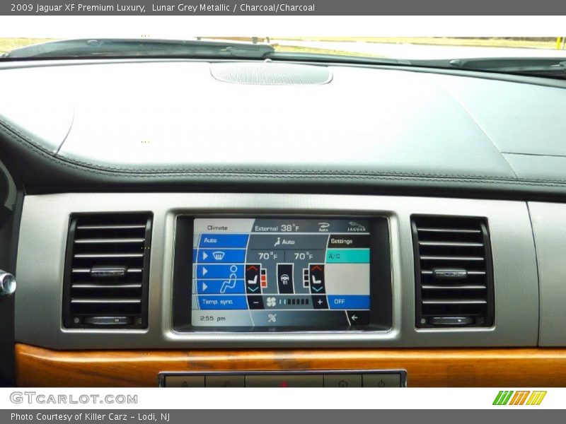 Lunar Grey Metallic / Charcoal/Charcoal 2009 Jaguar XF Premium Luxury