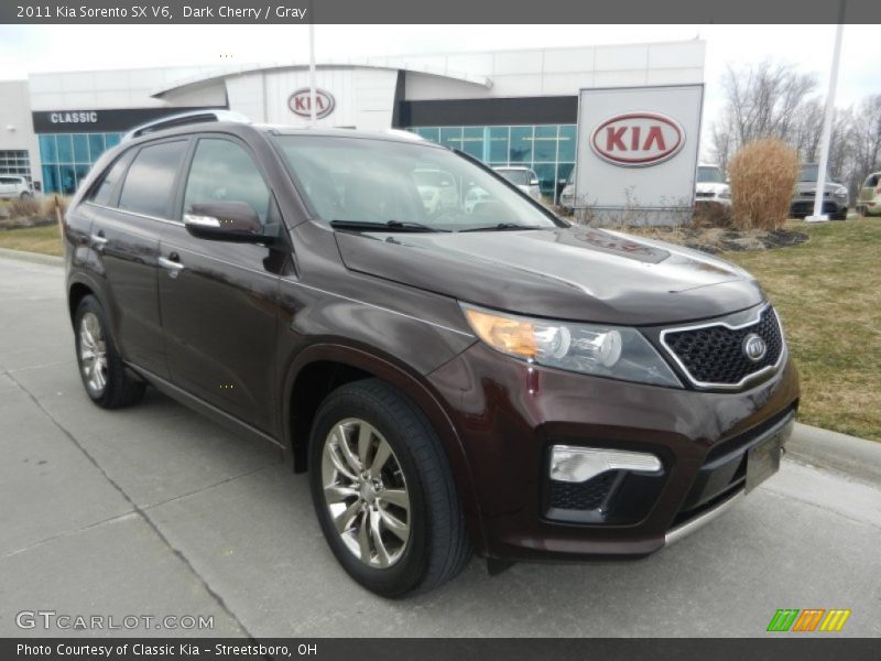 Front 3/4 View of 2011 Sorento SX V6