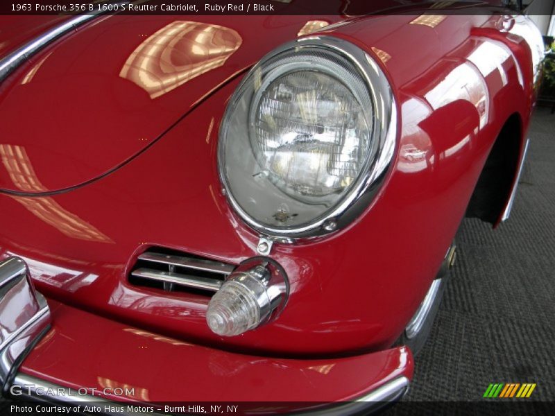 Headlight - 1963 Porsche 356 B 1600 S Reutter Cabriolet