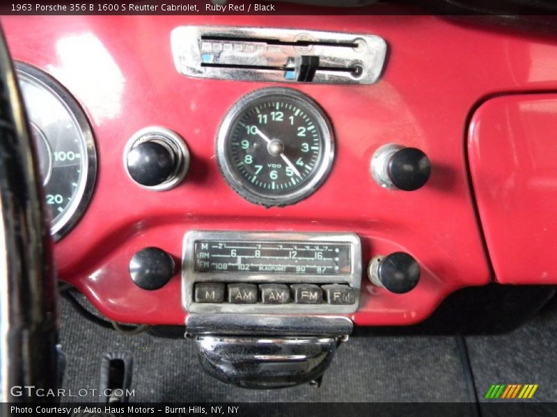 Controls of 1963 356 B 1600 S Reutter Cabriolet