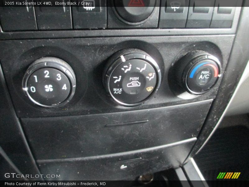 Ebony Black / Gray 2005 Kia Sorento LX 4WD