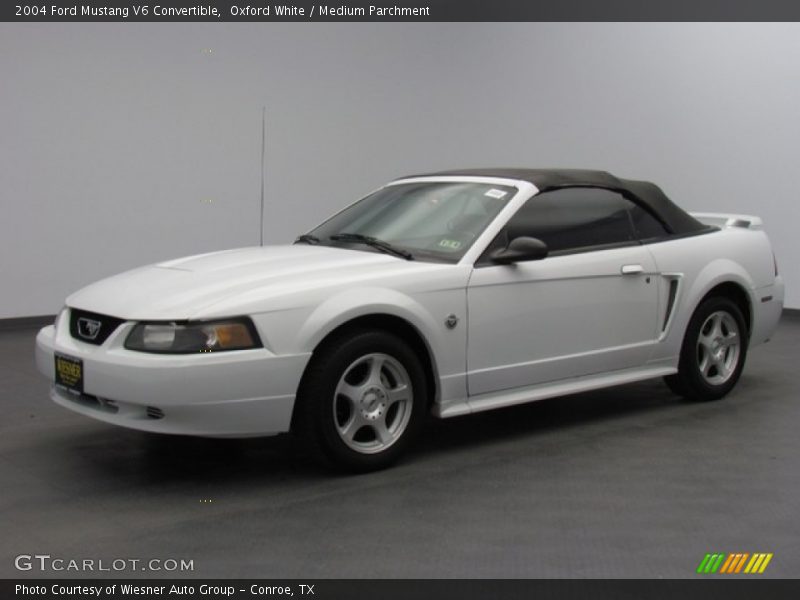 Oxford White / Medium Parchment 2004 Ford Mustang V6 Convertible
