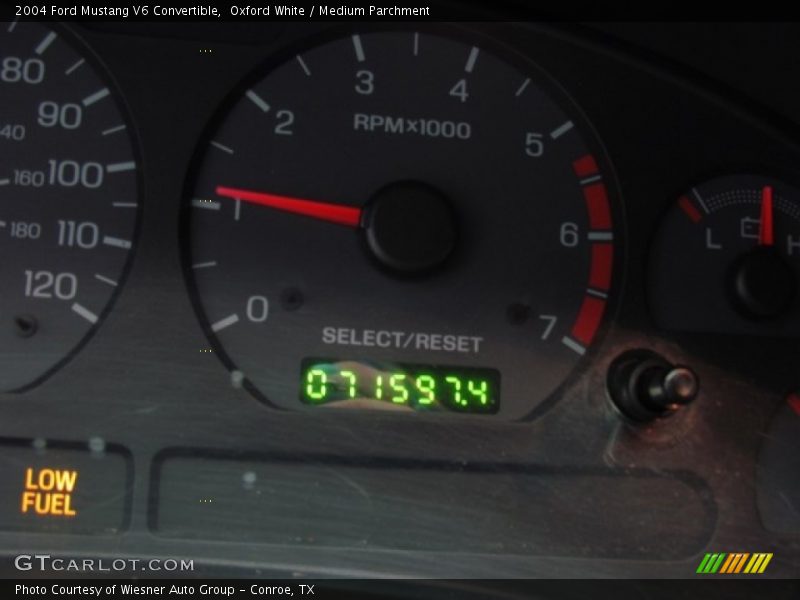 Oxford White / Medium Parchment 2004 Ford Mustang V6 Convertible