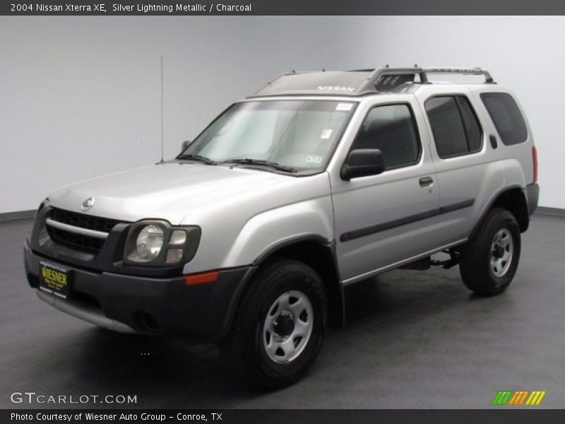 Silver Lightning Metallic / Charcoal 2004 Nissan Xterra XE