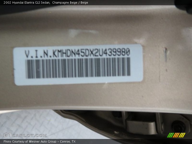 Champagne Beige / Beige 2002 Hyundai Elantra GLS Sedan