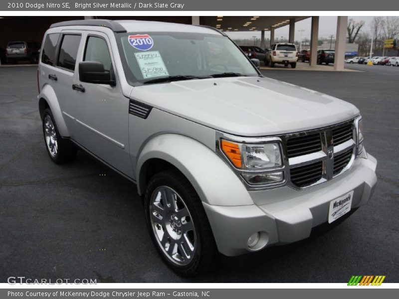 Bright Silver Metallic / Dark Slate Gray 2010 Dodge Nitro SE