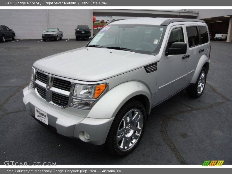 Bright Silver Metallic / Dark Slate Gray 2010 Dodge Nitro SE